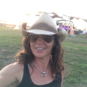 Meet your Posher, Shelley